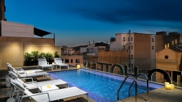 Terraza-superior-al-anochecer